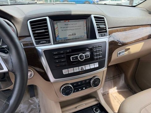 Used 2014 Mercedes-Benz GL 450 4MATIC image 25