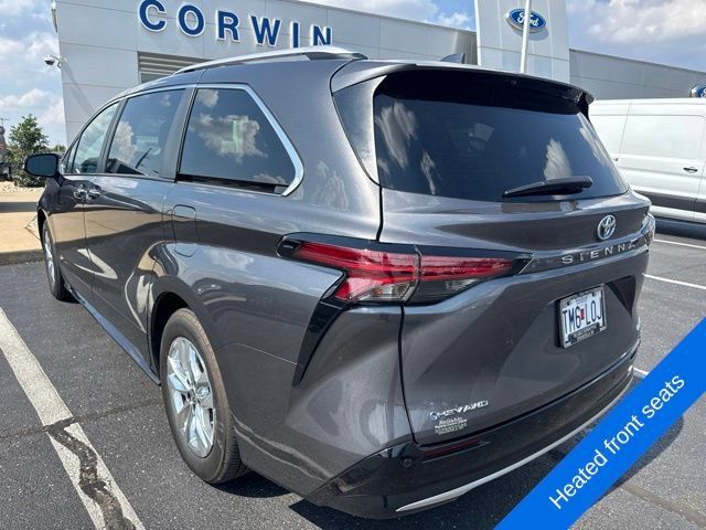 Used 2025 Toyota Sienna Limited AWD/4WD image 18