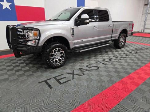 Used 2020 Ford F250 Lariat w/ Lariat Value Package image 2