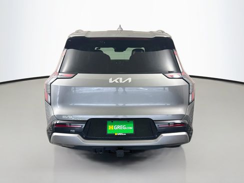 Used 2024 Kia EV9 Land AWD/4WD image 8