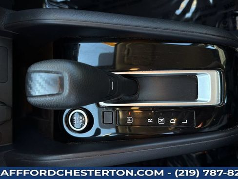 Used 2024 Nissan Versa SV FWD image 17
