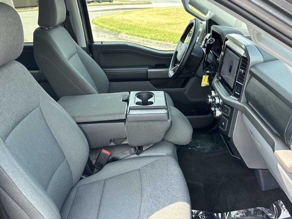 Used 2025 Ford F150 XLT w/ Equipment Group 301A Standard AWD/4WD image 9