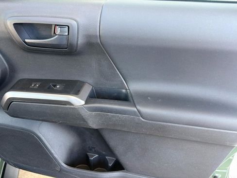 Used 2021 Toyota Tacoma SR5 w/ Trail Edition RWD image 35