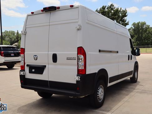 Used 2025 RAM ProMaster 2500 w/ Convenience Group FWD image 3