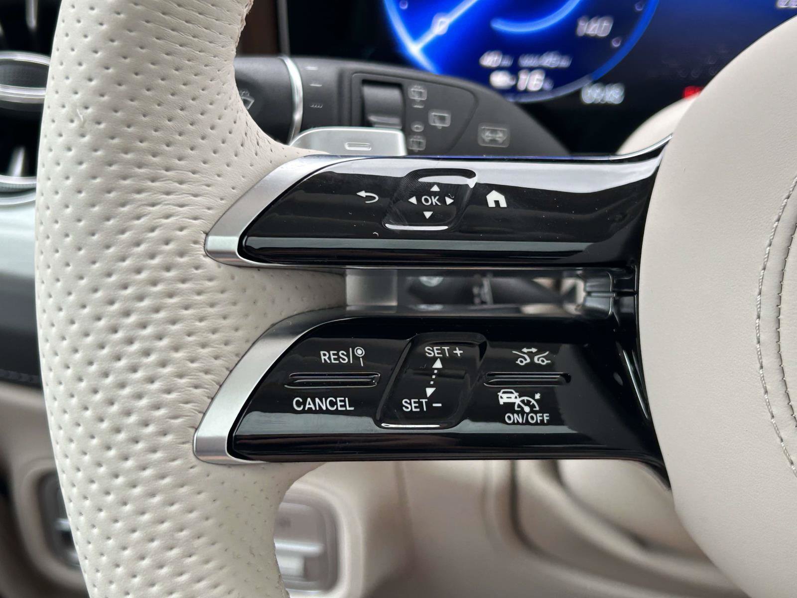 New 2027 Mercedes-Benz G 580 e image 24