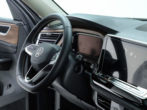 New 2026 Volkswagen Atlas SE image 35