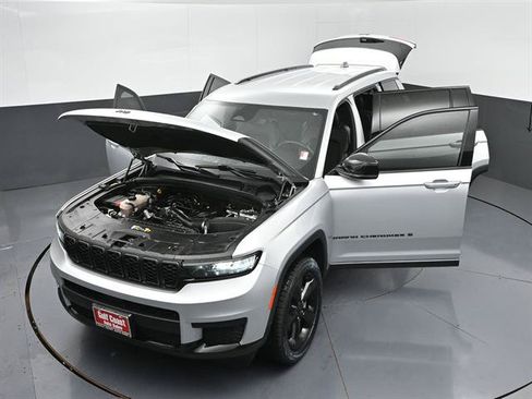 Used 2021 Jeep Grand Cherokee L Laredo RWD image 47