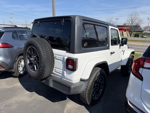Used 2021 Jeep Wrangler Sport image 6