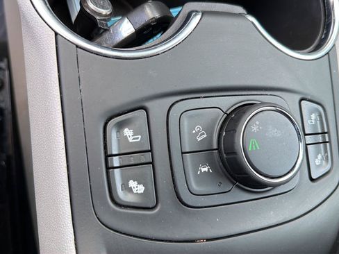 Certified 2024 GMC Terrain SLT FWD image 27