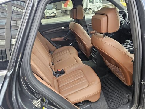 Used 2024 Audi Q5 2.0T Premium w/ Convenience Package image 9