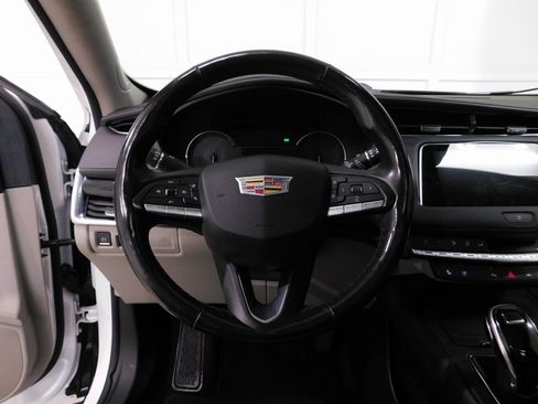 Used 2021 Cadillac XT4 Premium Luxury image 42