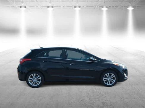 Used 2015 Hyundai Elantra GT FWD image 9
