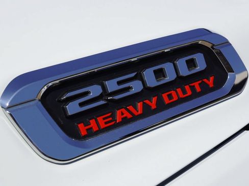 Used 2024 RAM 2500 Laramie AWD/4WD image 11