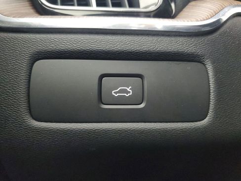 Certified 2023 Volvo XC60 B5 Plus w/ Protection Package Premier image 37