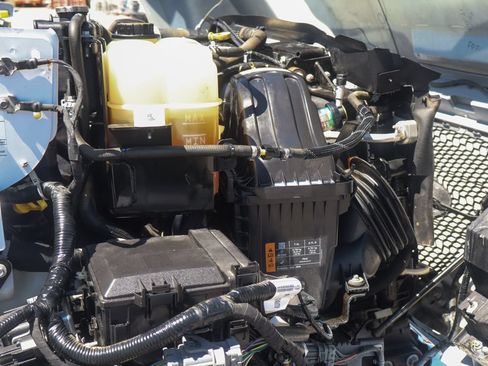Used 2022 Ford F650 2WD Regular Cab Super Duty image 11