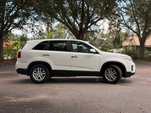 Used 2015 Kia Sorento LX FWD image 4