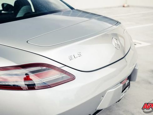 Used 2011 Mercedes-Benz SLS AMG Coupe image 39