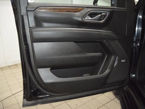 Used 2023 Chevrolet Tahoe Premier AWD/4WD image 46