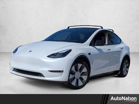 Used 2023 Tesla Model Y Long Range AWD/4WD image 1