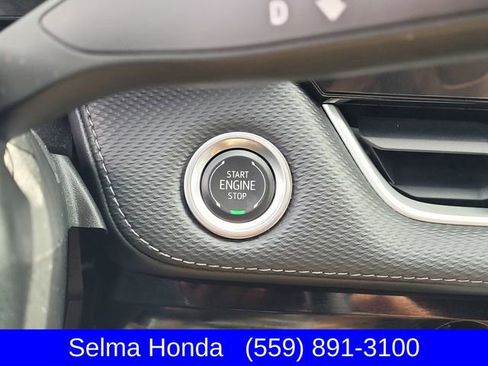 Used 2025 Chevrolet Equinox LT image 18