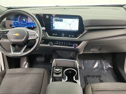 Used 2026 Chevrolet Equinox LT FWD image 34
