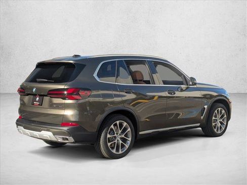 New 2026 BMW X5 xDrive40i w/ Premium Package image 2