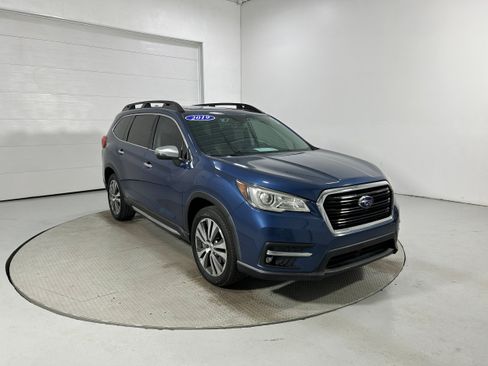 Used 2019 Subaru Ascent Touring AWD/4WD image 3