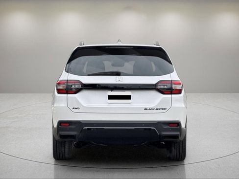New 2026 Honda Pilot Black Edition image 4