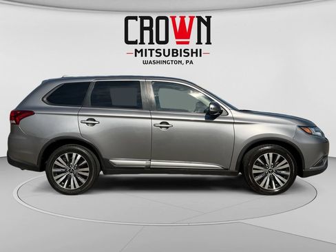 Used 2020 Mitsubishi Outlander SE FWD image 2