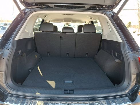 Used 2024 Volkswagen Tiguan Wolfsburg Edition image 18