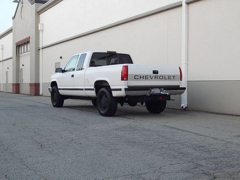 Used 1997 Chevrolet Silverado 1500 4x4 Extended Cab w/ Preferred Equipment Group 3 image 10