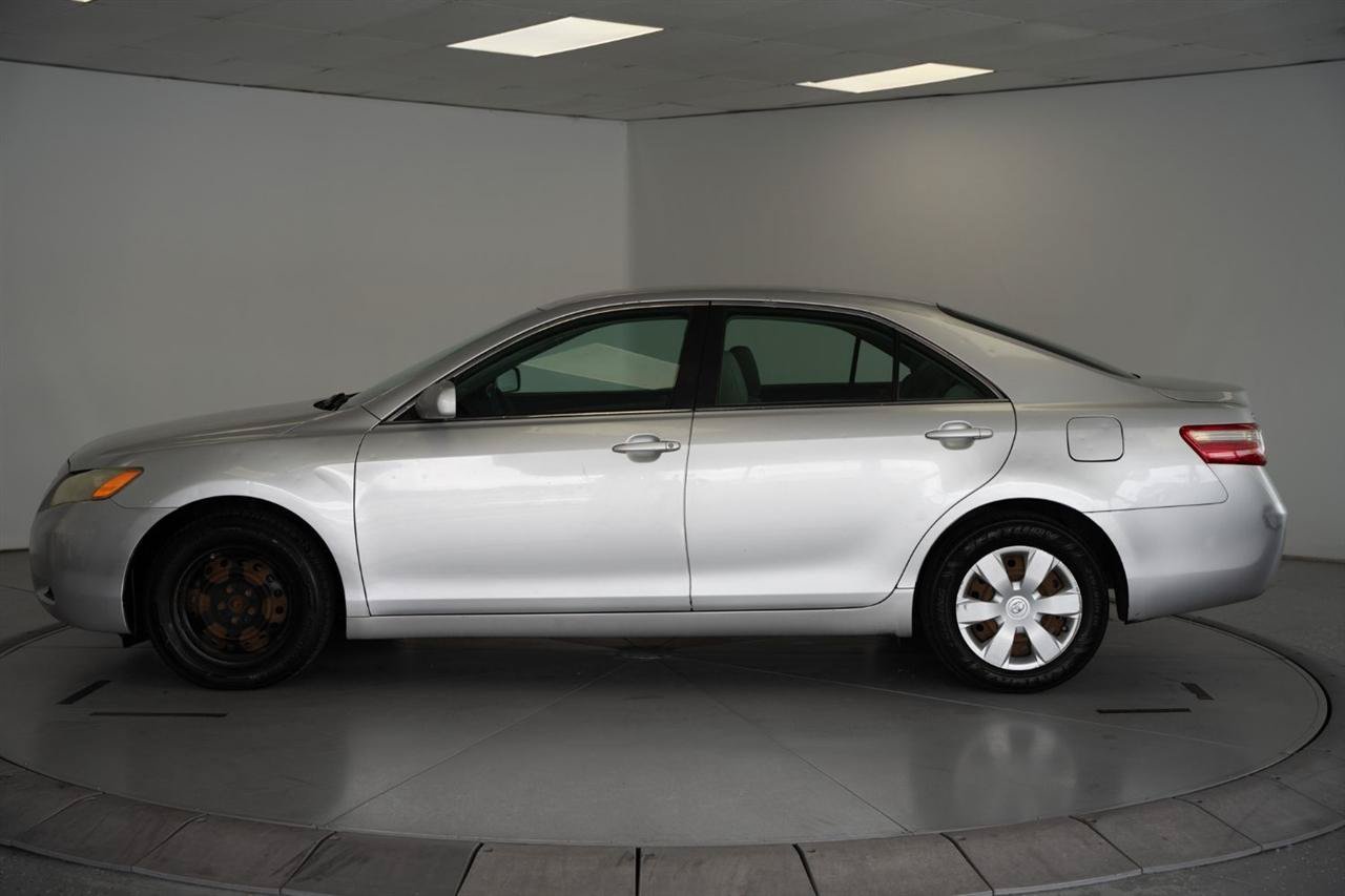 Used 2009 Toyota Camry LE FWD image 4