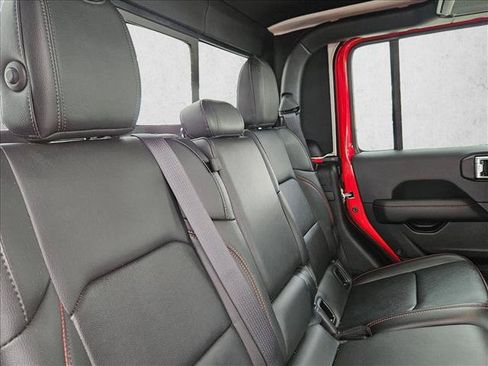 Used 2022 Jeep Gladiator Rubicon w/ Cold Weather Group AWD/4WD image 21