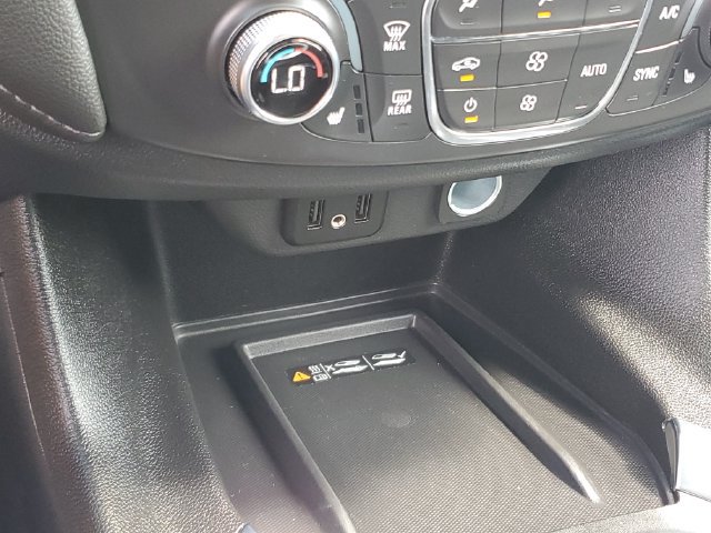 Used 2023 Chevrolet Traverse LT FWD image 21