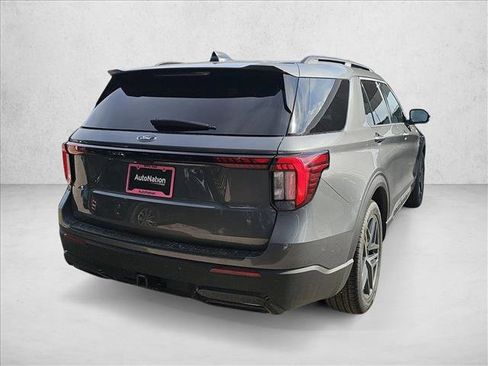 New 2026 Ford Explorer ST-Line w/ ST-Line Street Pack image 5