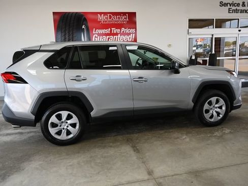 Used 2024 Toyota RAV4 LE AWD/4WD image 5