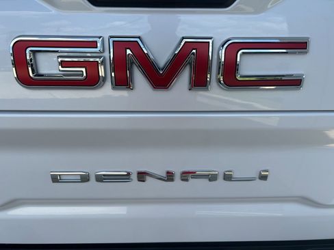 Used 2023 GMC Sierra 2500 Denali w/ Denali Ultimate Package AWD/4WD image 35
