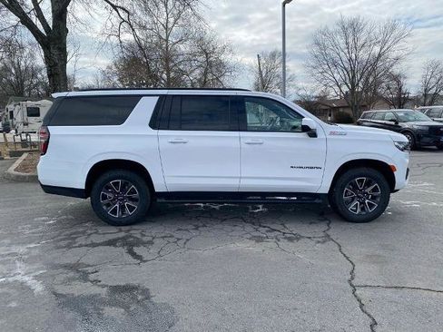Used 2023 Chevrolet Suburban Z71 image 9