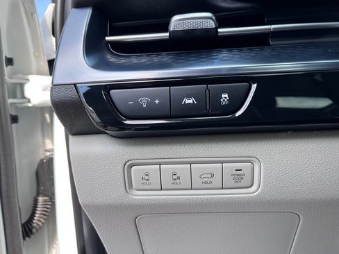 Certified 2024 Kia Carnival SX Prestige FWD image 14