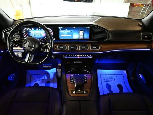 Used 2025 Mercedes-Benz GLS 450 4MATIC image 9