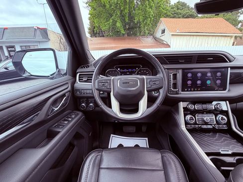 Used 2021 GMC Yukon XL Denali w/ Denali Premium Package AWD/4WD image 40