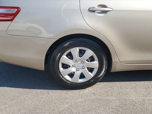 Used 2009 Toyota Camry LE FWD image 5