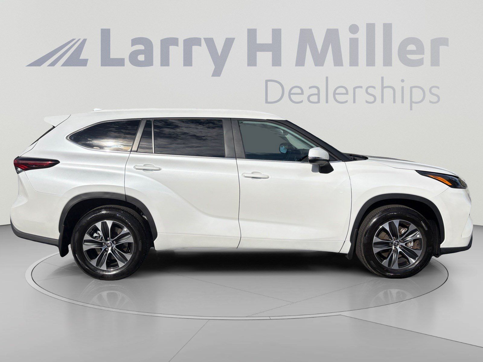 Used 2026 Toyota Highlander XLE AWD/4WD image 6