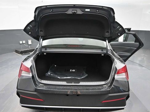 New 2026 Hyundai Elantra Sport FWD image 13