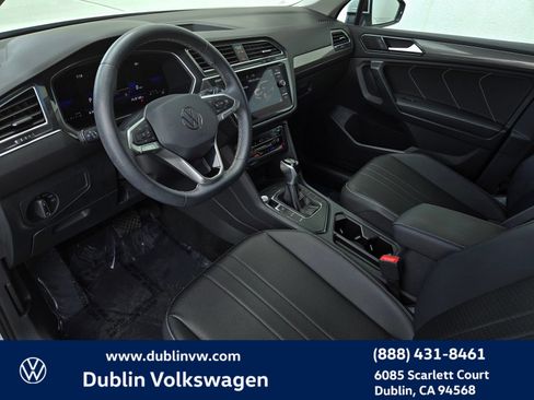 Certified 2023 Volkswagen Tiguan SE FWD image 9