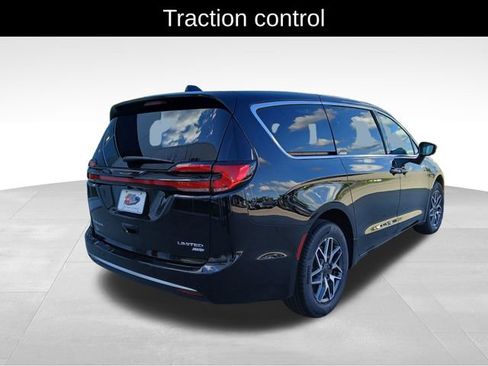 New 2027 Chrysler Pacifica Limited AWD/4WD image 5