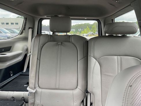 Used 2024 Jeep Wagoneer Series II w/ Flexible Seating Group RWD image 21