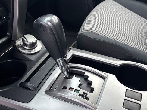 Used 2017 Toyota 4Runner SR5 image 32