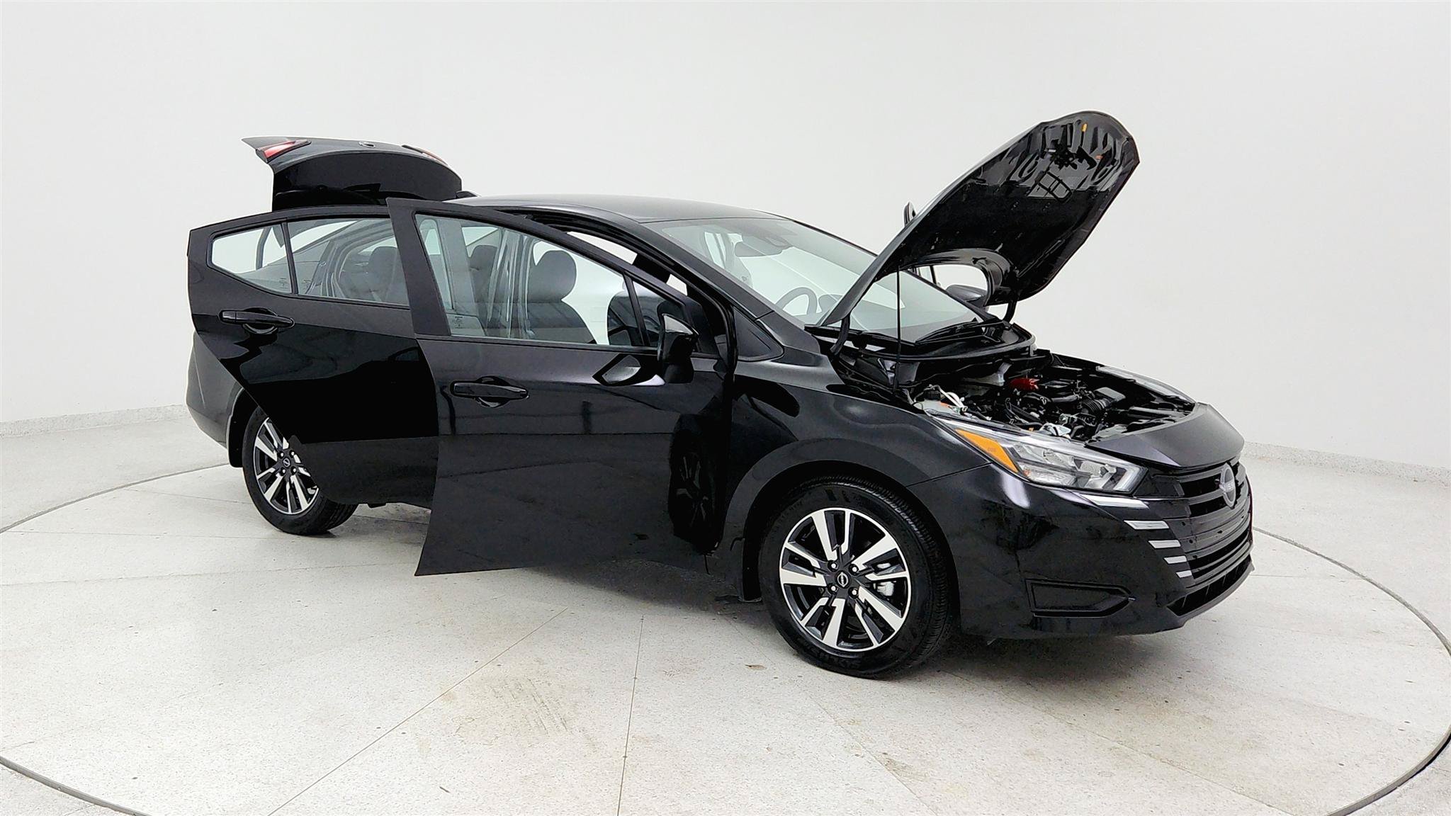 Used 2025 Nissan Versa SV w/ Trunk Package FWD image 31