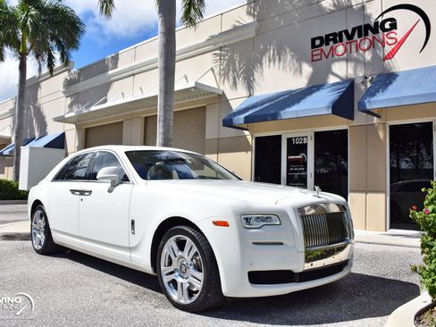 Used 2015 Rolls-Royce Ghost image 9
